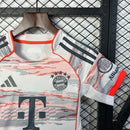 Kit Infantil Bayern de Munique Away 2025/26